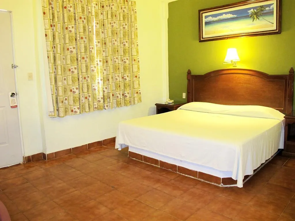 Hotel Marlon Heroes Chetumal