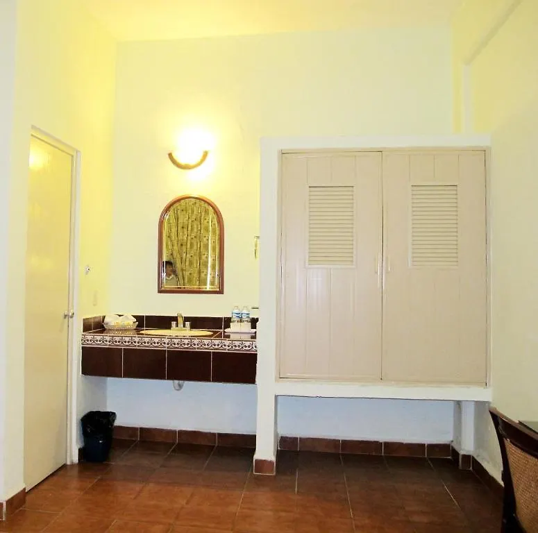 Hotel Marlon Heroes Chetumal 3*,